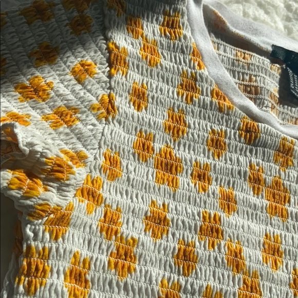 Smocked Floral Top - Picture 2 of 3